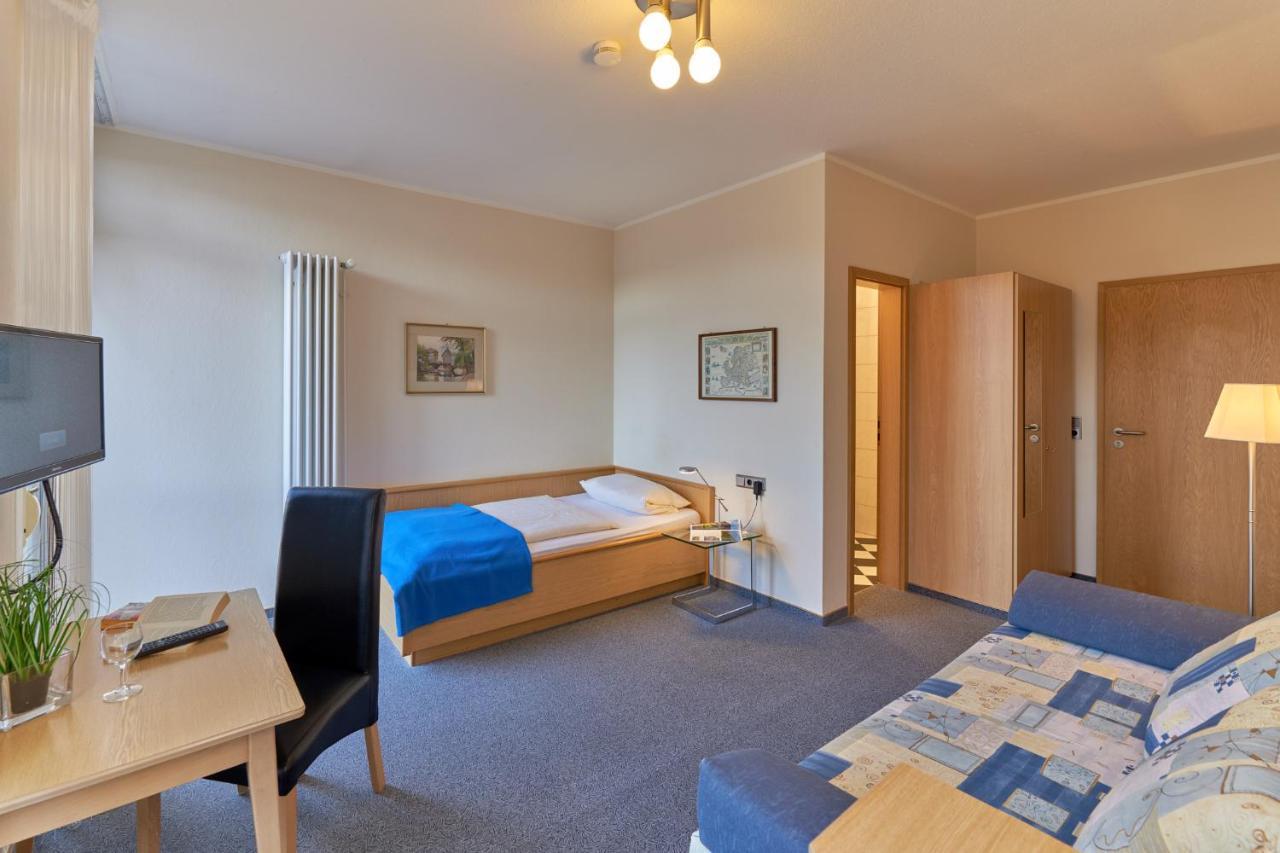 Hotel Garni Am Goetheplatz Бад-Мюнстер-на-Штайн-Эбернбурге Экстерьер фото