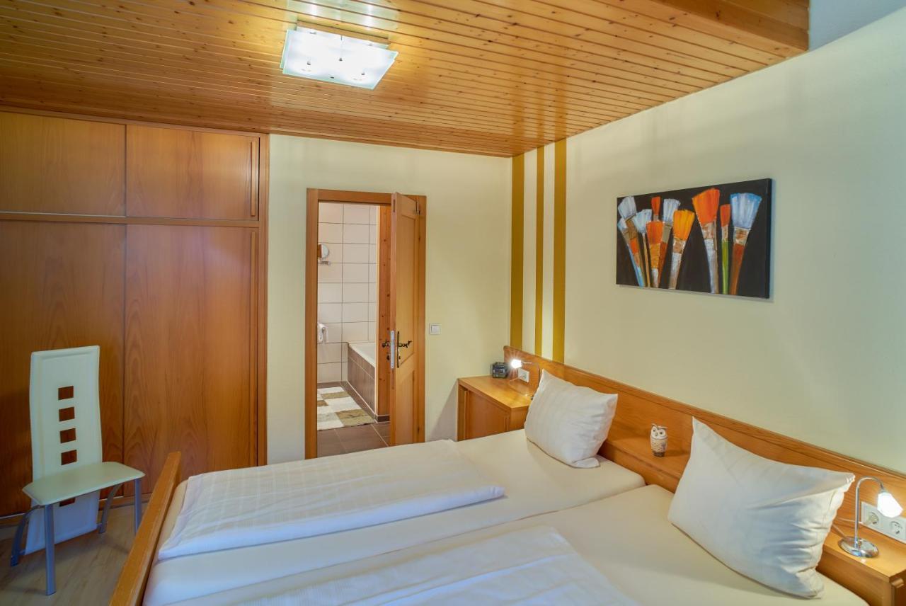 Hotel Garni Am Goetheplatz Бад-Мюнстер-на-Штайн-Эбернбурге Экстерьер фото