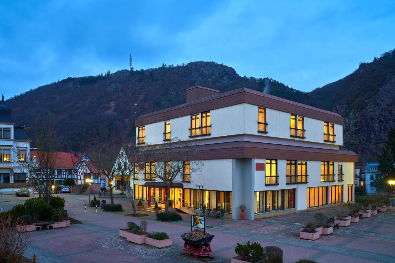 Hotel Garni Am Goetheplatz Бад-Мюнстер-на-Штайн-Эбернбурге Экстерьер фото