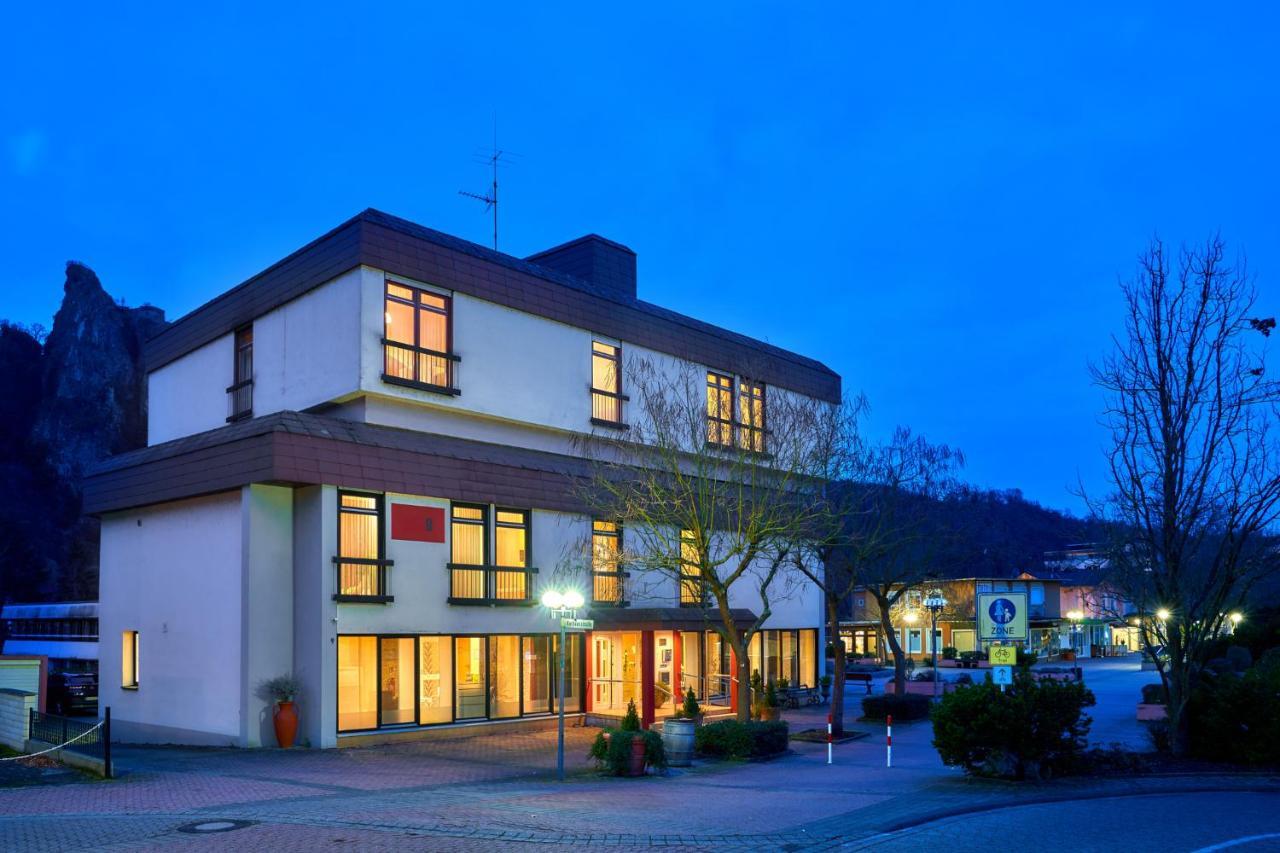 Hotel Garni Am Goetheplatz Бад-Мюнстер-на-Штайн-Эбернбурге Экстерьер фото