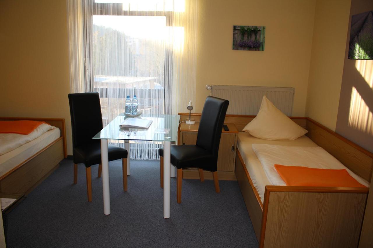 Hotel Garni Am Goetheplatz Бад-Мюнстер-на-Штайн-Эбернбурге Экстерьер фото